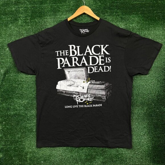 My Chemical Romance The Black Parade is Dead Rock Band T-Shirt Extra Large - Picture 1 of 4